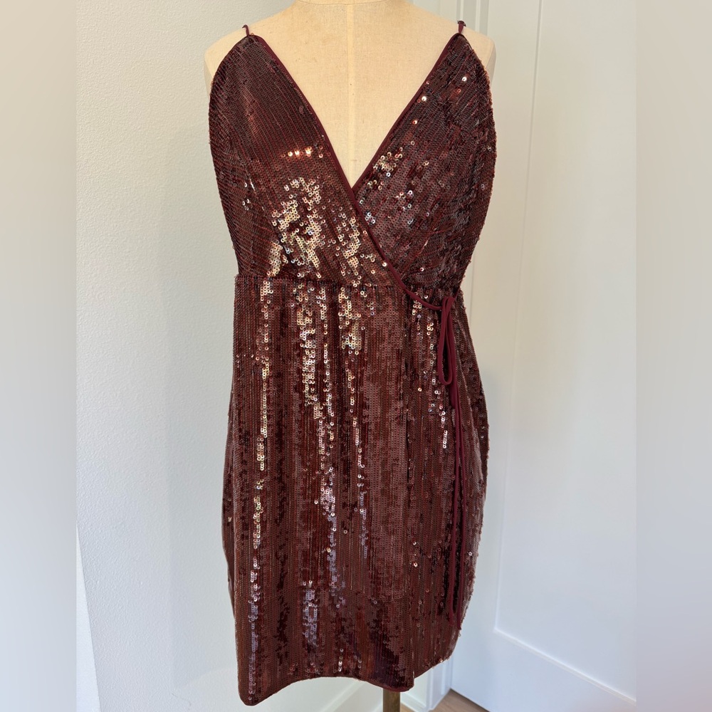 BCBG MAXAZRIA Sequin Burgundy Dress- Size 4, NWT